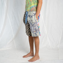 Load image into Gallery viewer, Towel Short #6 SM/MED
