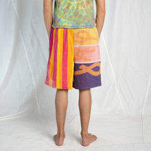 Load image into Gallery viewer, Towel Short #8 SM/MED
